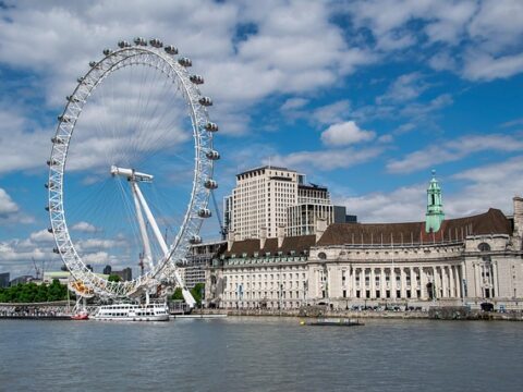How To Use The London Underground Without Looking Like A Tourist