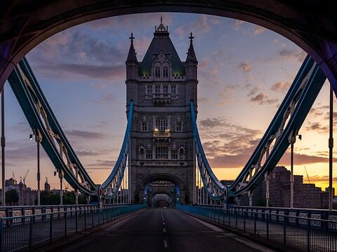 London Fog Tea: The Earl Grey Latte With Vanilla and Steamed Milk, Why It Was Named After London, and How to Make It