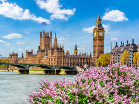 What to Pack for London in May 2026: A Practical Tourist Guide on the Weather, the Walking, and the Local Customs